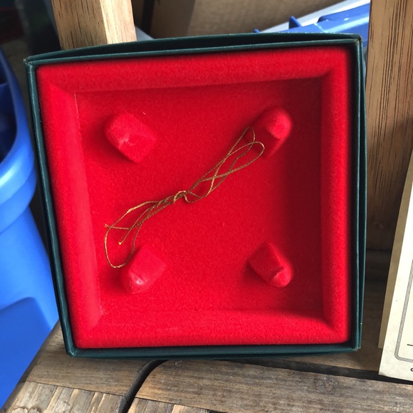 P. Buckley Moss Set of 3 Ornaments in Custom Frame - Picture 10 of 16